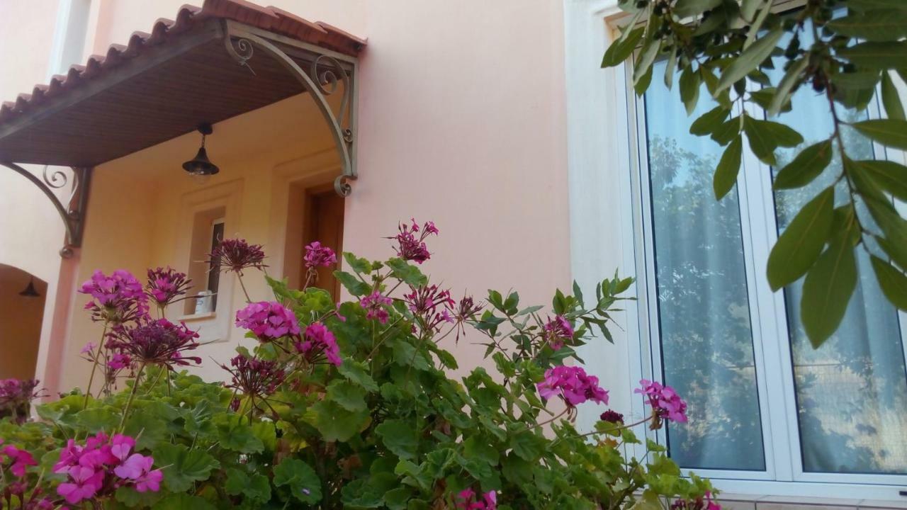 Cozy Home With Great View In Ancient Corinth Екстериор снимка